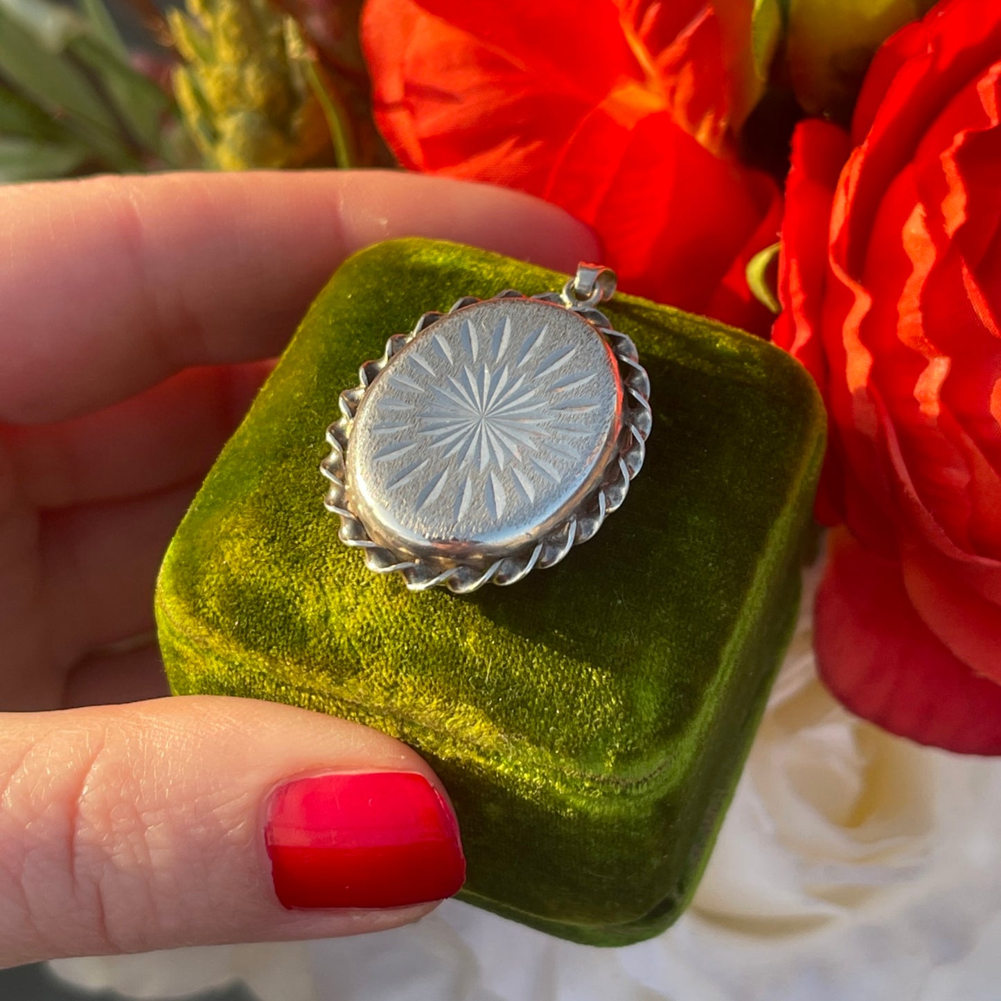 Vintage Silver 70s Victoriana Revival Locket Pendant Necklace