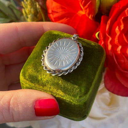 Vintage Silver 70s Victoriana Revival Locket Pendant Necklace