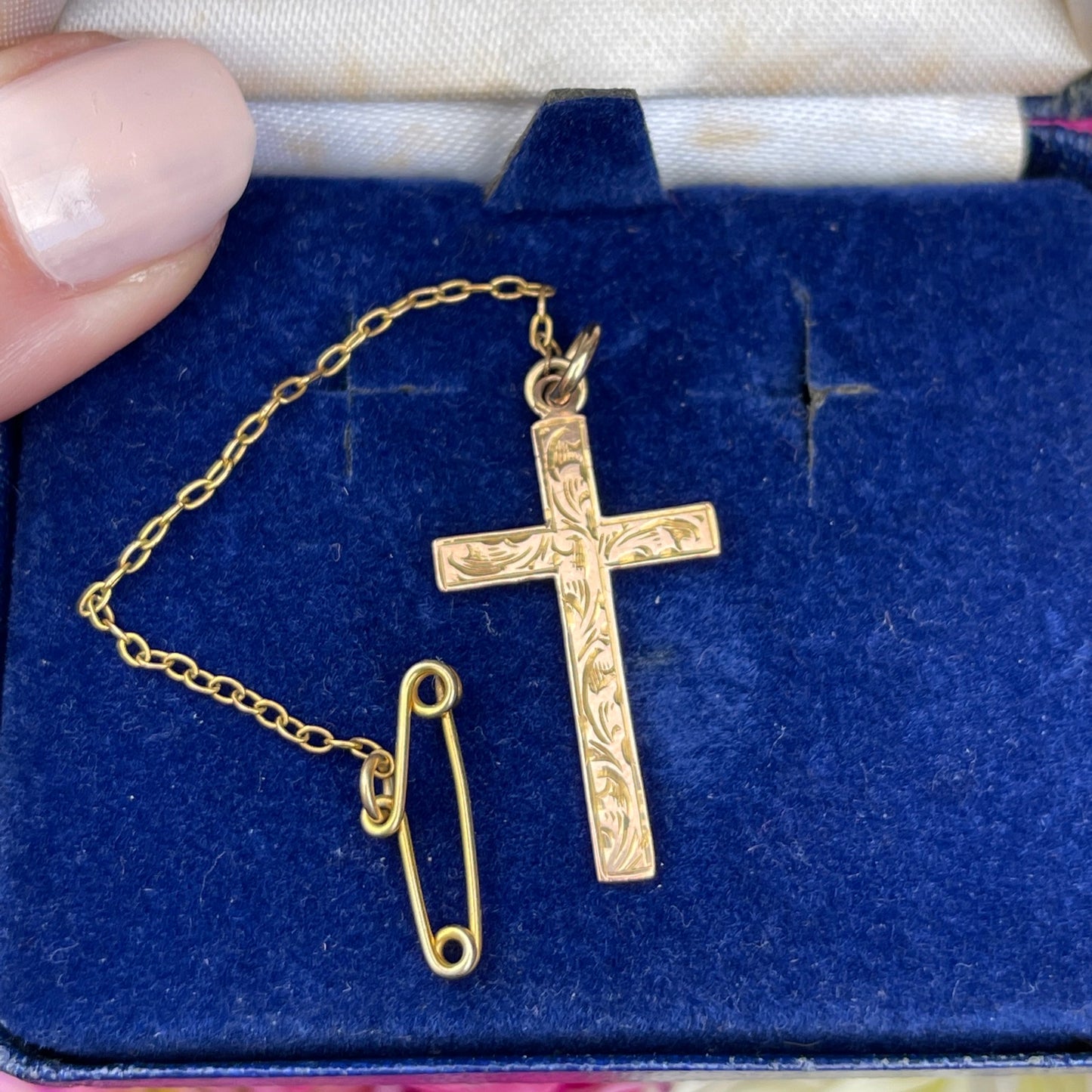 Antique Victorian 9ct Gold Engraved Cross Pendant