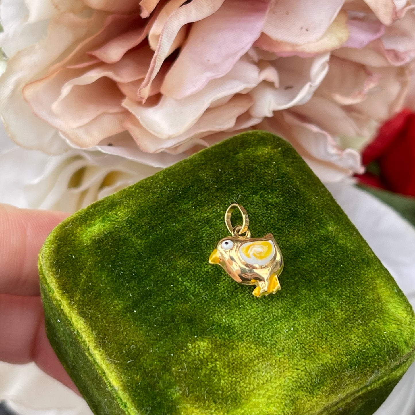 Unreleased: Vintage 9ct Gold Tiny Enamel Chic Charm Italy