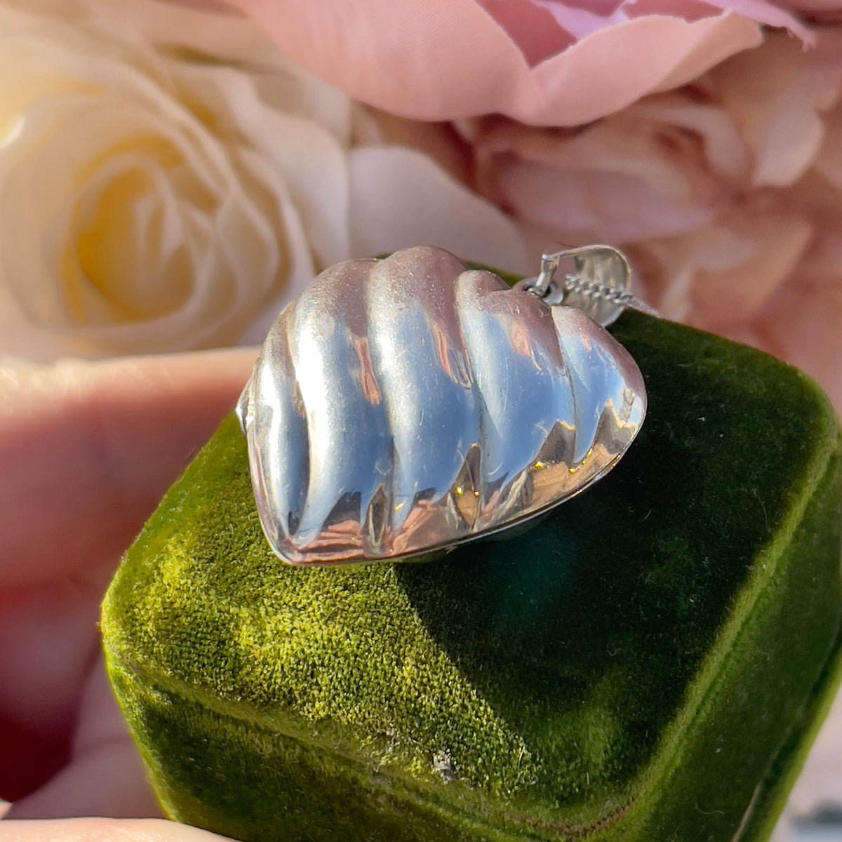Vintage Sterling Silver Fluted Puffy Heart Locket