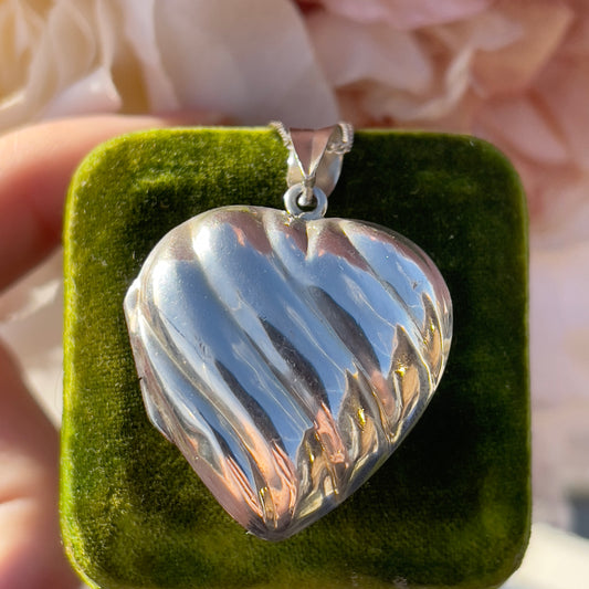 Vintage Sterling Silver Fluted Puffy Heart Locket