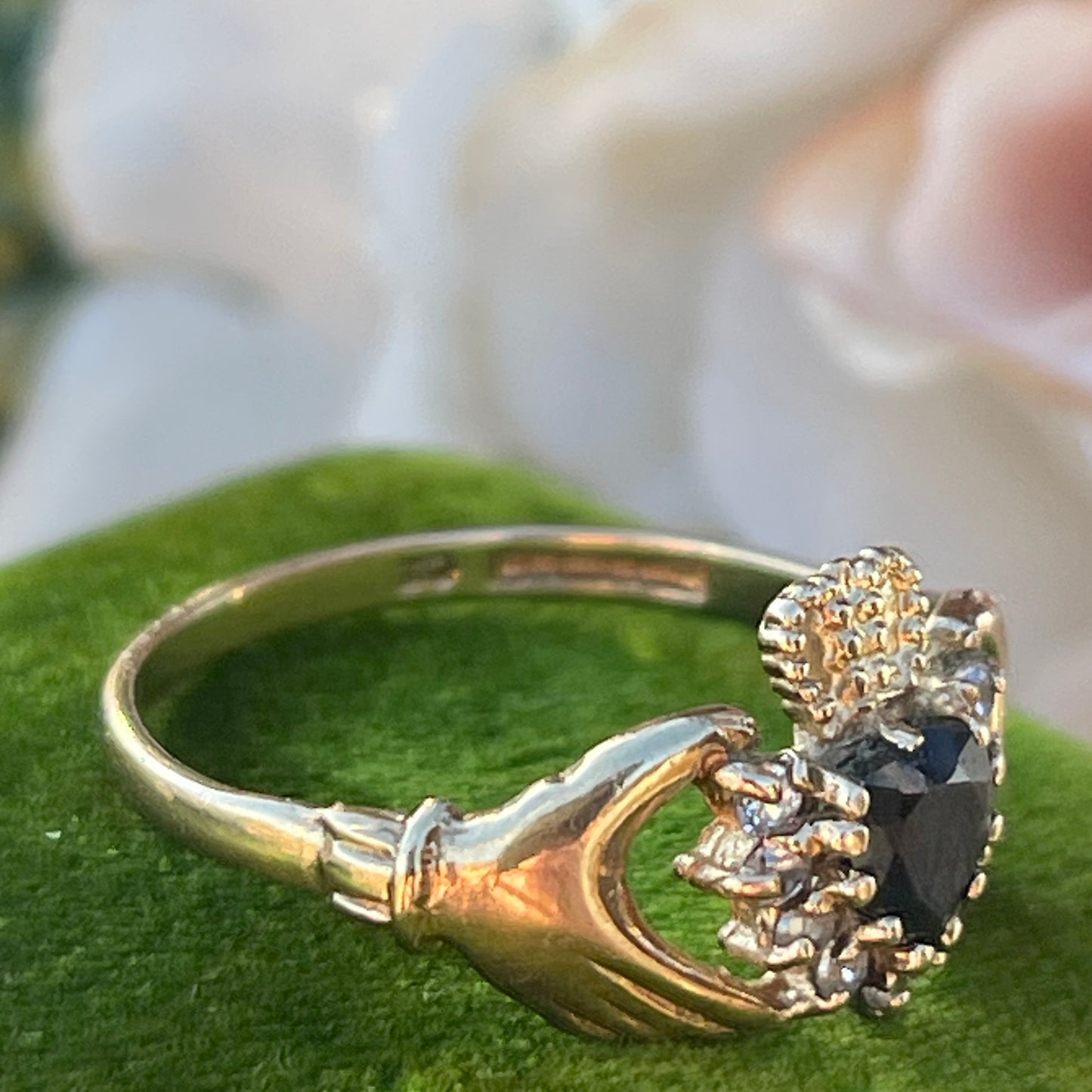 Vintage 9ct Gold Claddagh Ring heart hands Crown Sapphire Q R 2g