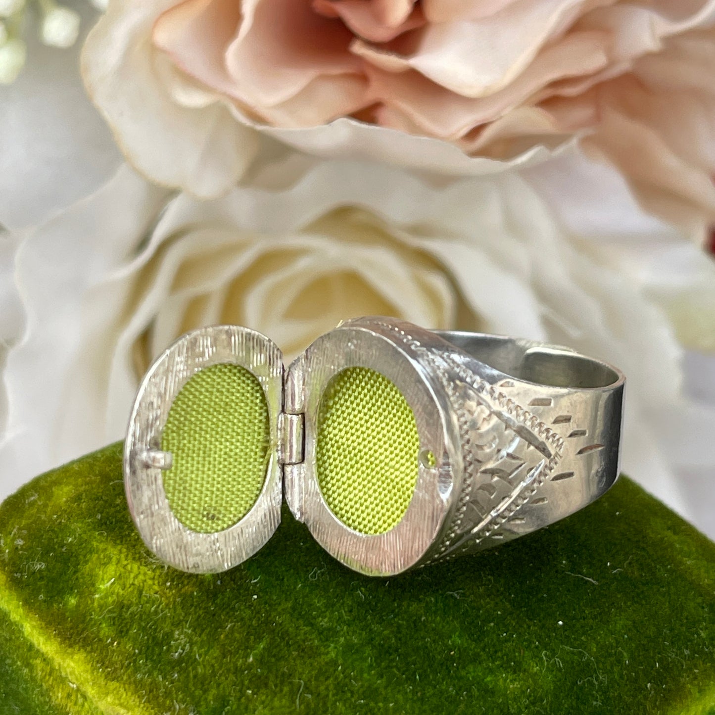 Unreleased: Vintage Sterling Silver Locket Ring Engraved Filigree Etched T