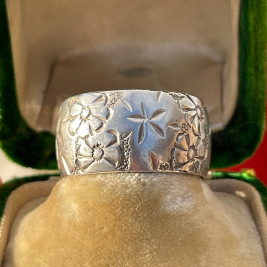 Vintage Sterling Silver Floral Star Engraved Thick Band Ring 12mm 1973 U-V