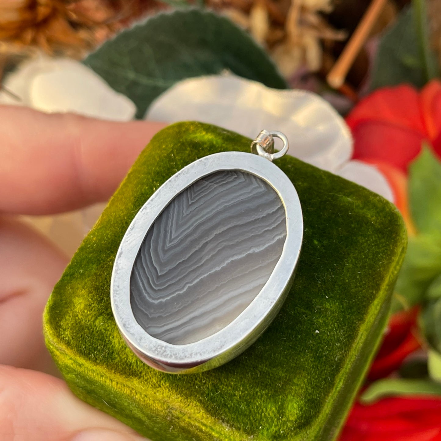 Vintage Silver 70s Crystal Agate Oval Necklace