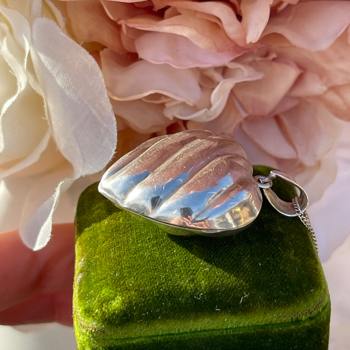 Vintage Sterling Silver Fluted Puffy Heart Locket