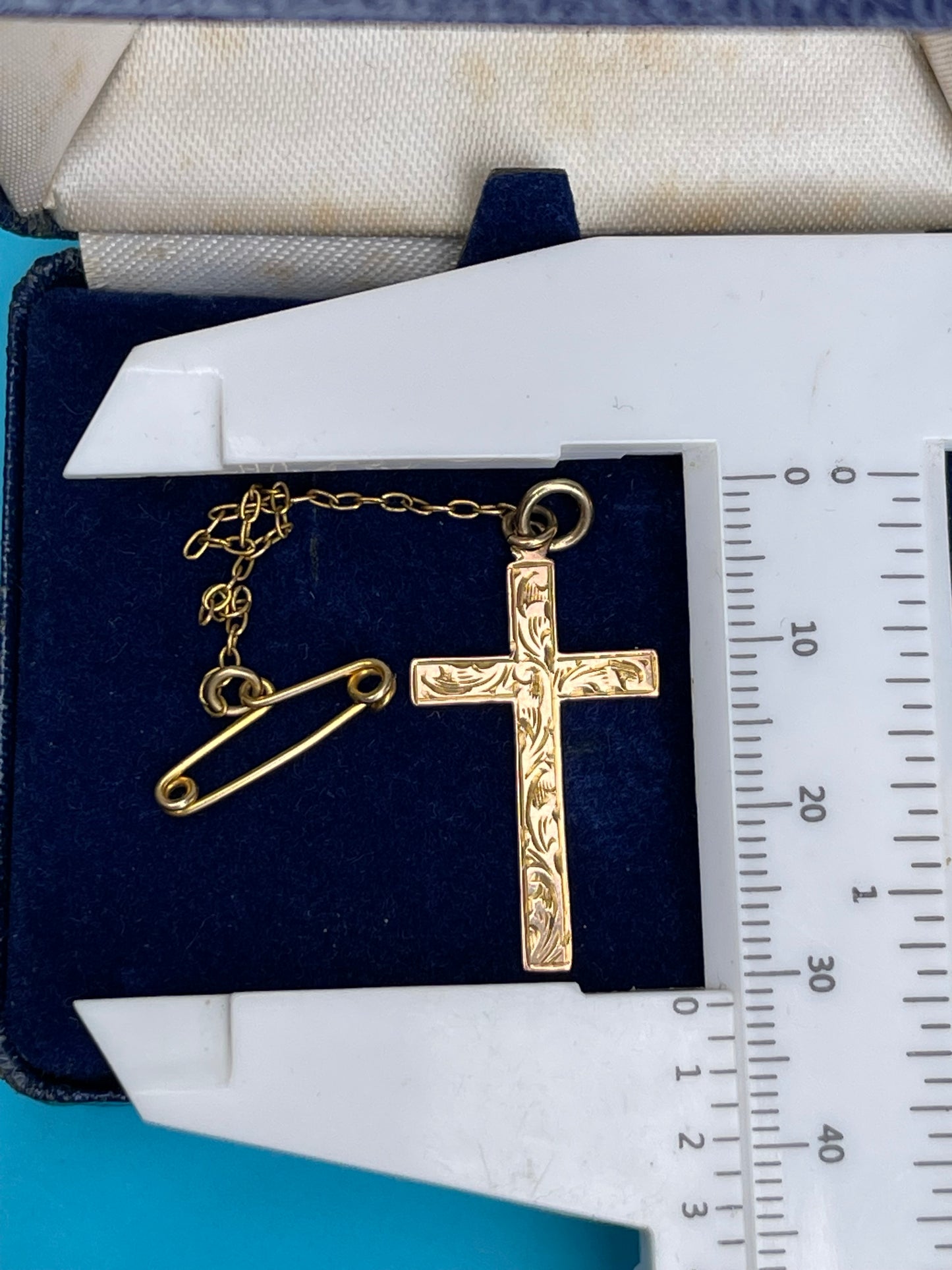 Antique Victorian 9ct Gold Engraved Cross Pendant