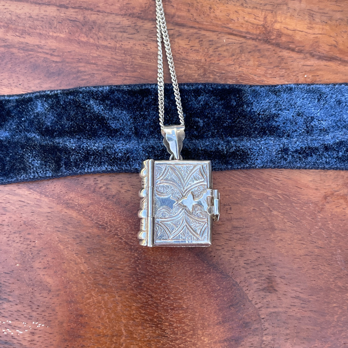 Unreleased: Vintage Sterling Silver Bound Book Locket 15g (2 of 2 available)