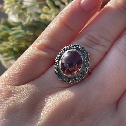 Art Deco Sterling Silver Cabochon Red Glass ring Marcasite Oval N 5g
