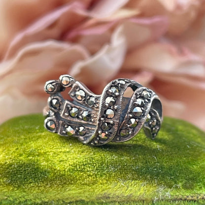 Art Deco Sterling Silver Marcasite Ribbon Bow Flourish Ring O