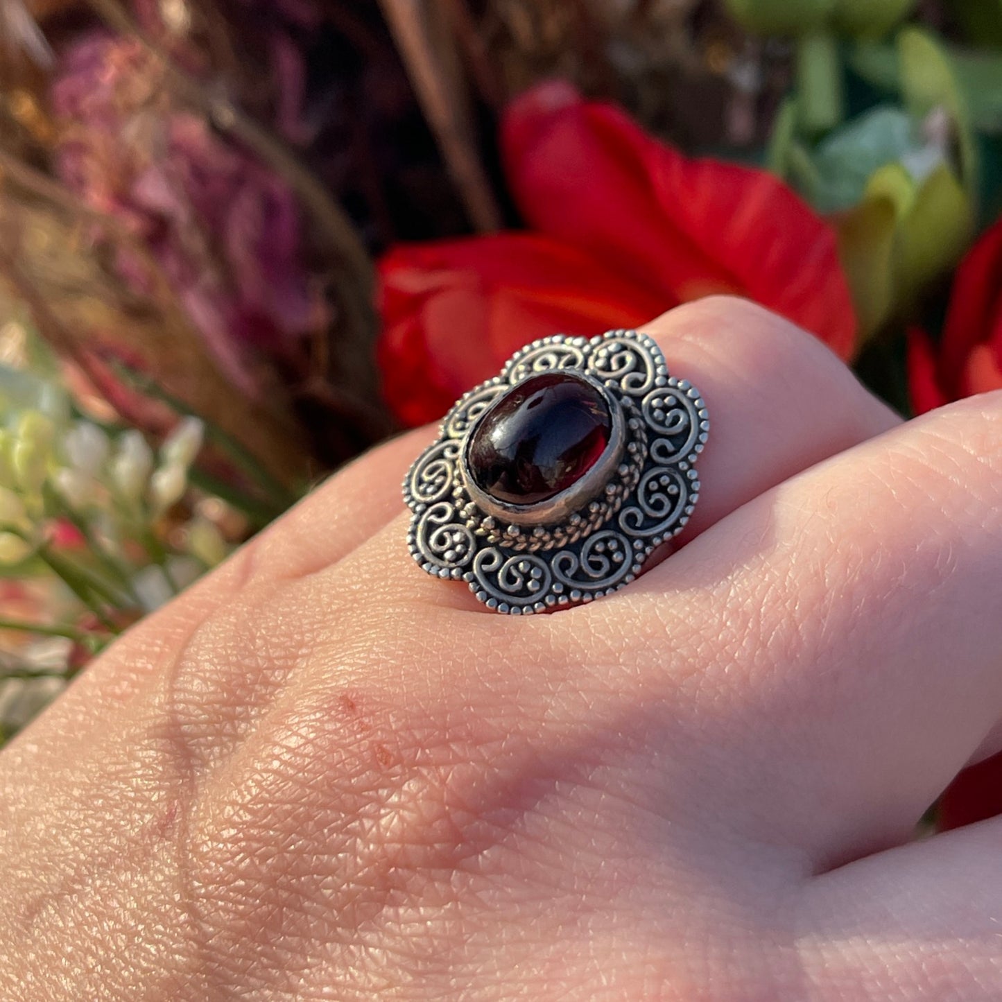 Sterling Silver Ornate Garnet Red Stone Ring Q