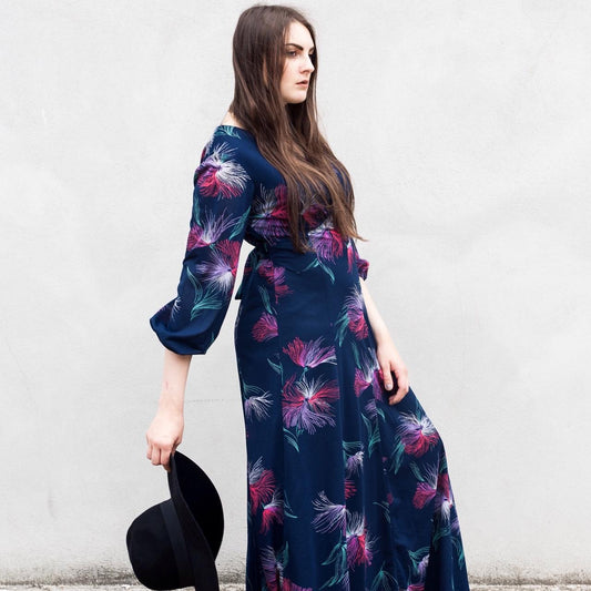 THE FEATHER BOUQUET Vintage 70s 1970s feather print maxi dress