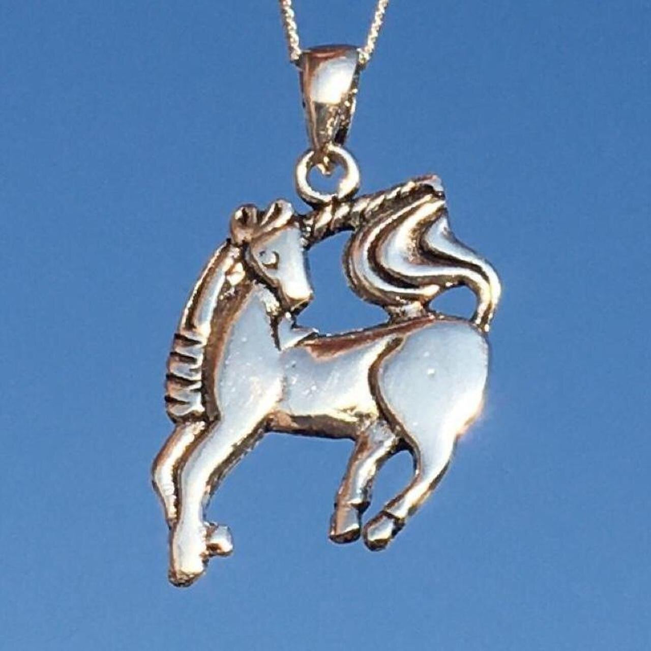 THE MAJESTIC UNICORN