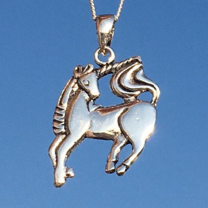 THE MAJESTIC UNICORN