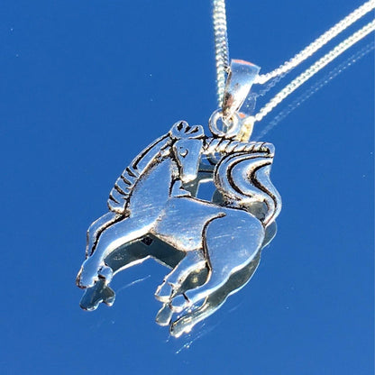 THE MAJESTIC UNICORN