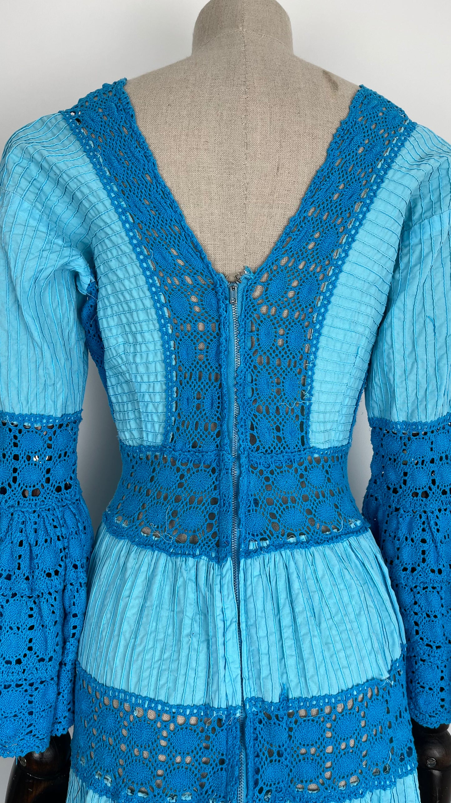 THE TURQUOISE CROCHET