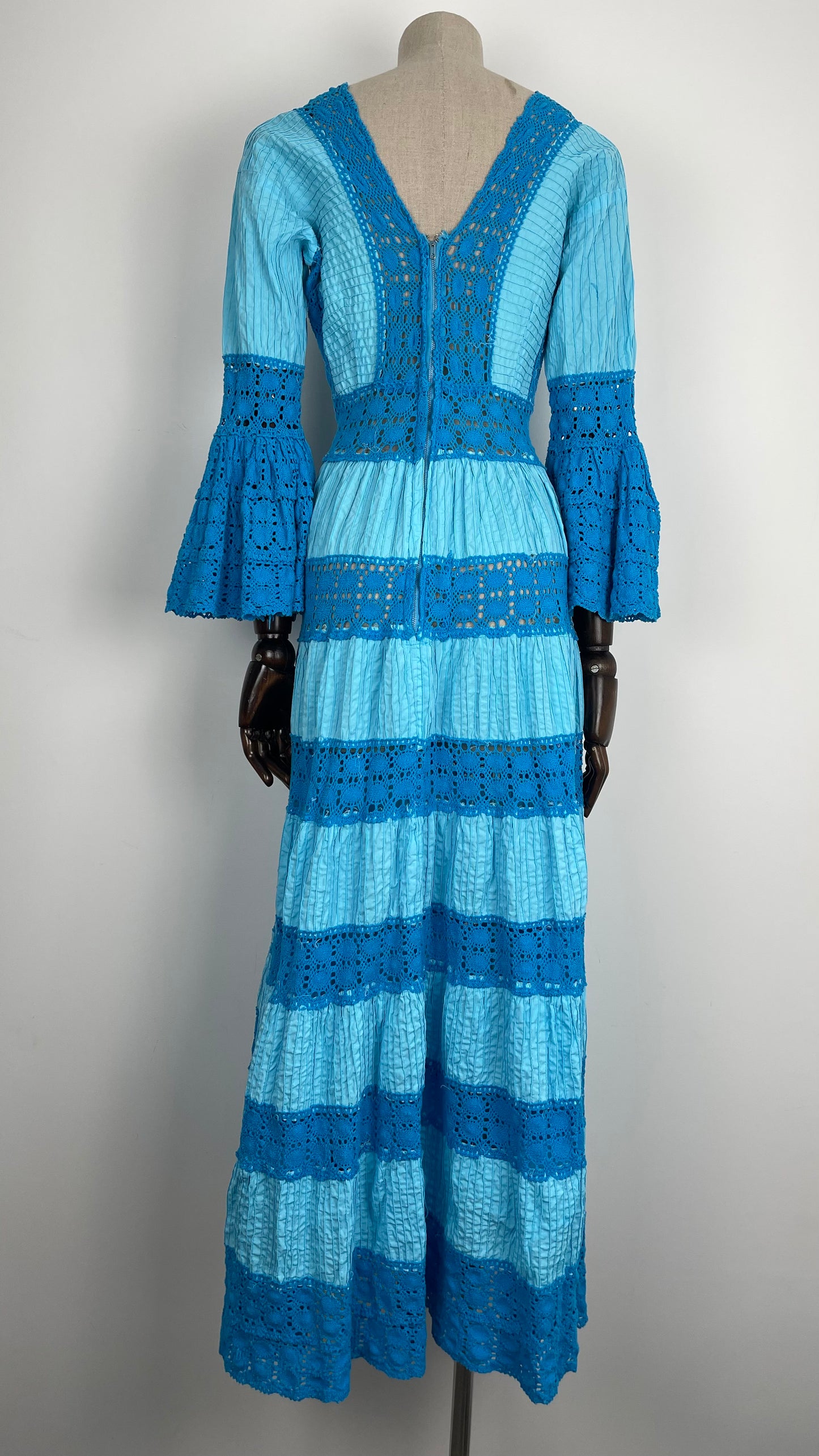 THE TURQUOISE CROCHET