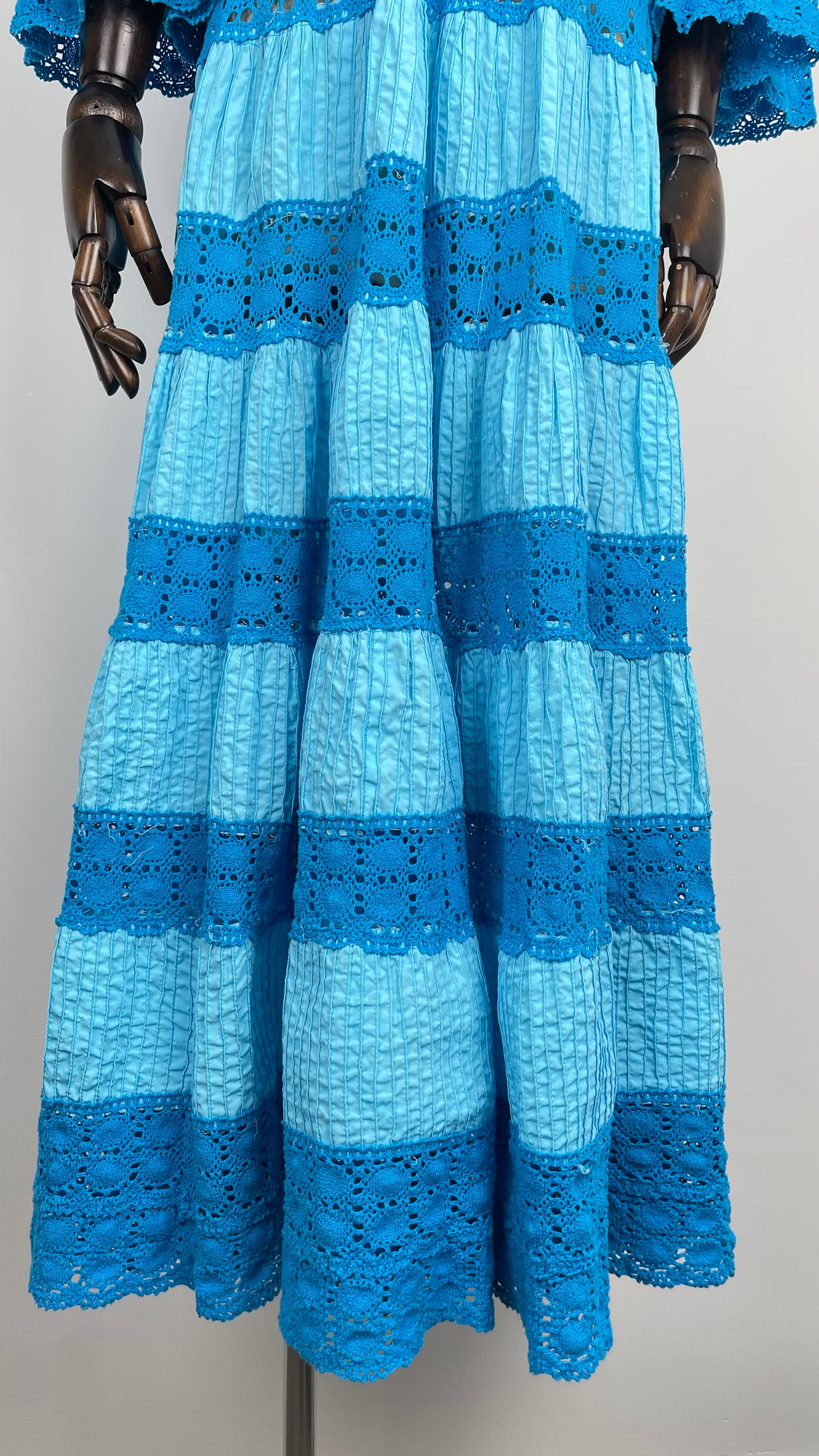 THE TURQUOISE CROCHET