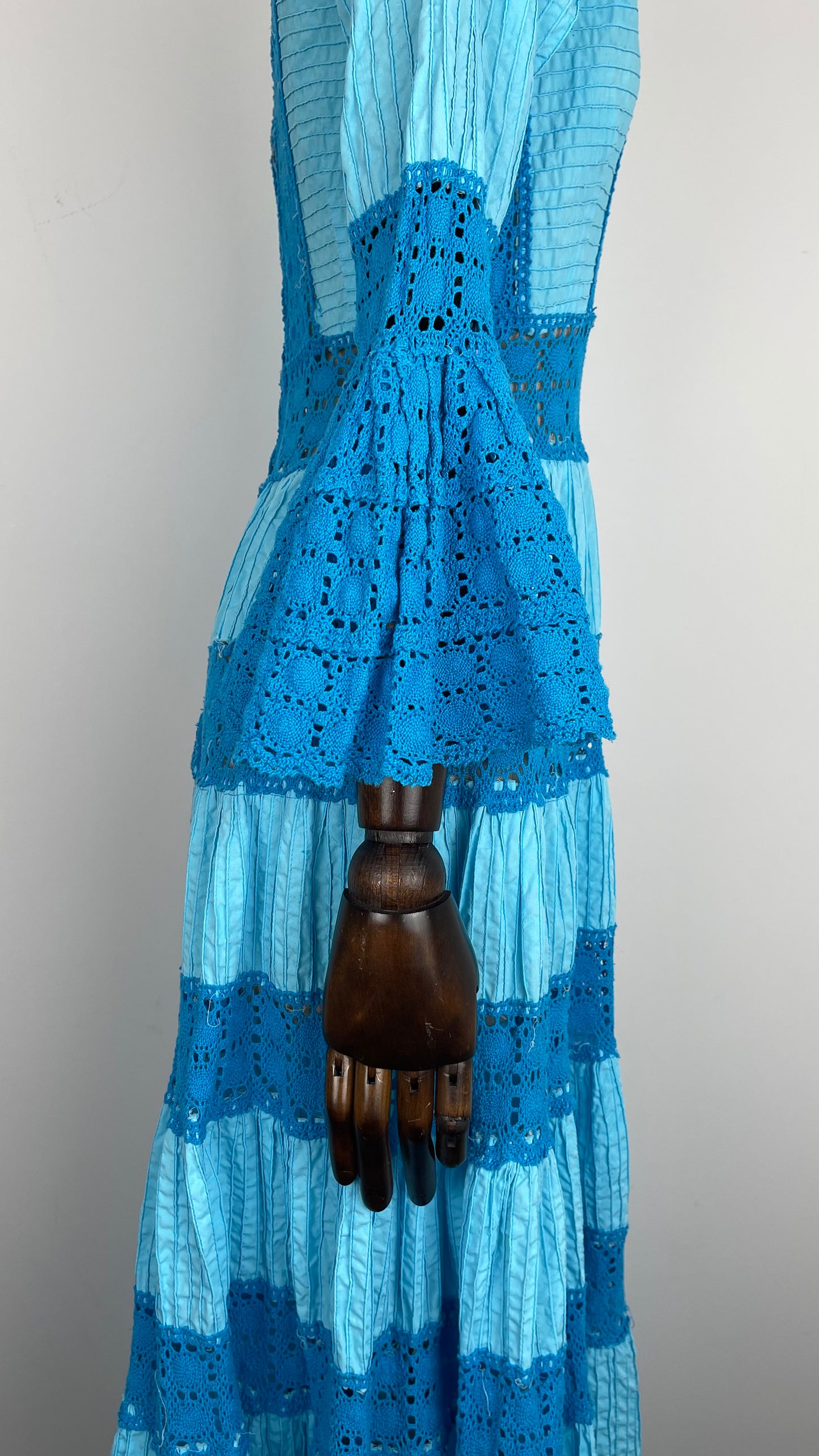 THE TURQUOISE CROCHET