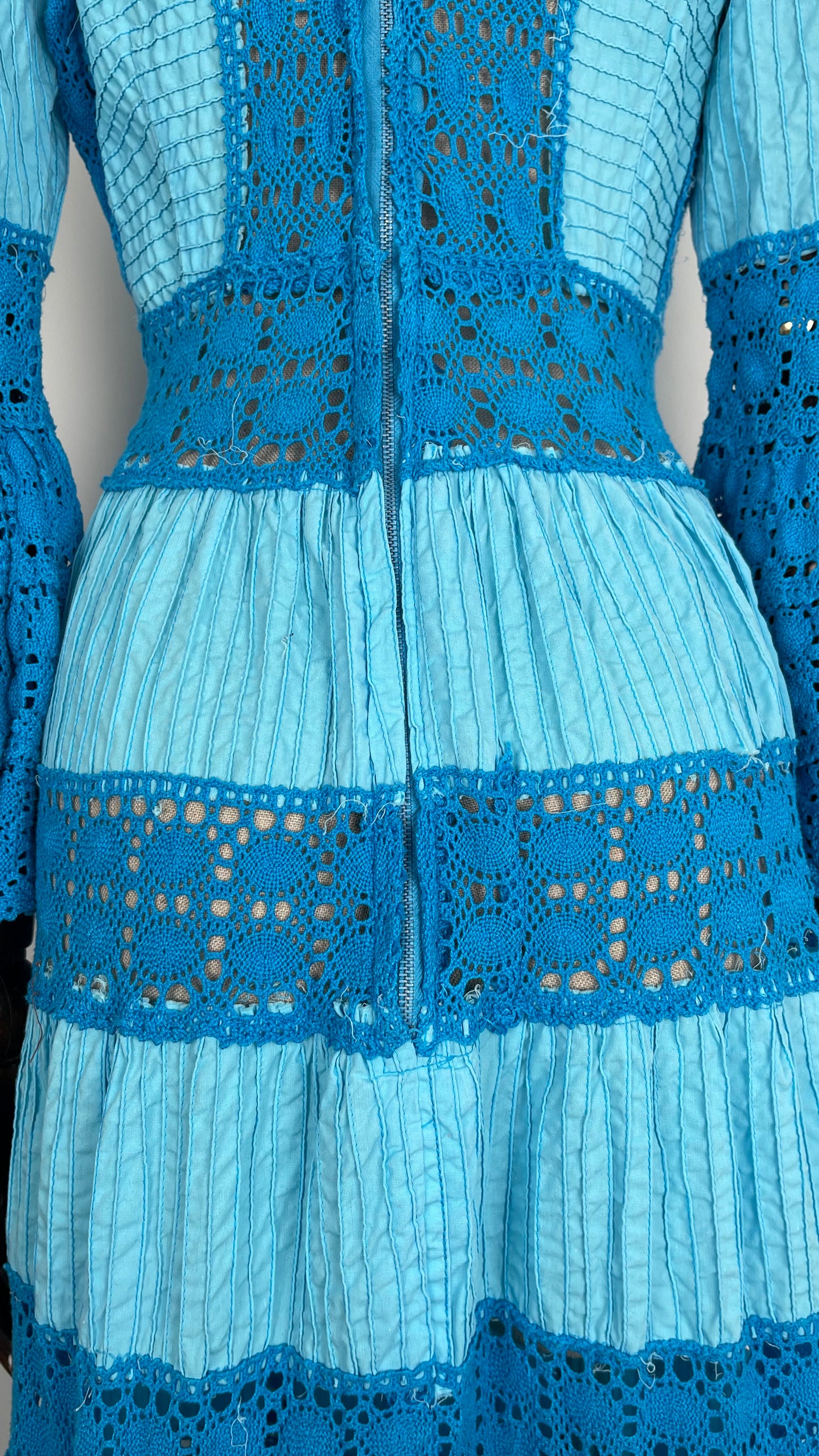 THE TURQUOISE CROCHET