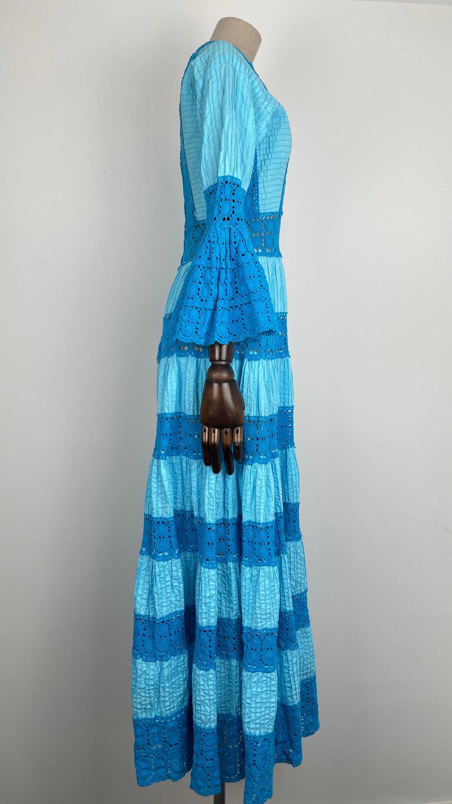 THE TURQUOISE CROCHET