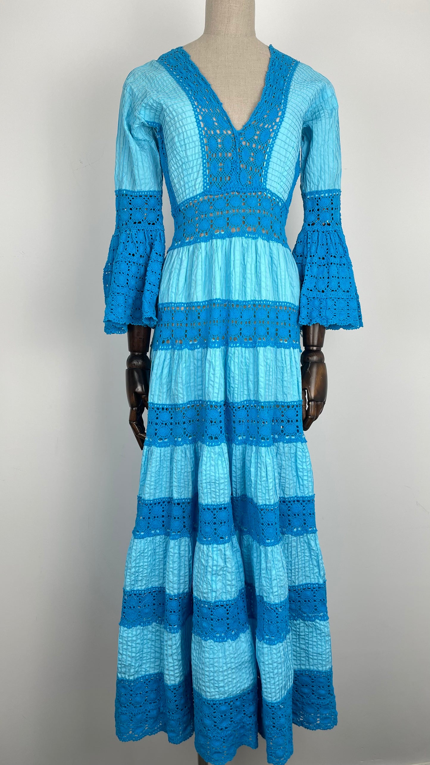 THE TURQUOISE CROCHET