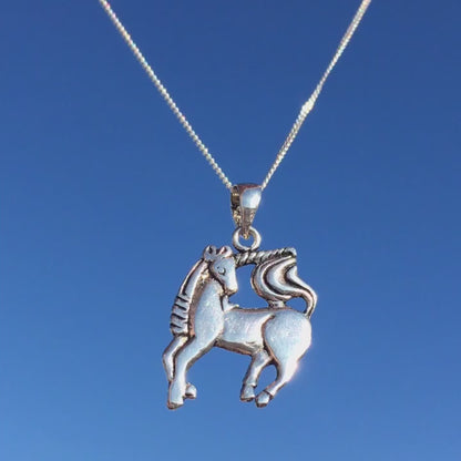 THE MAJESTIC UNICORN